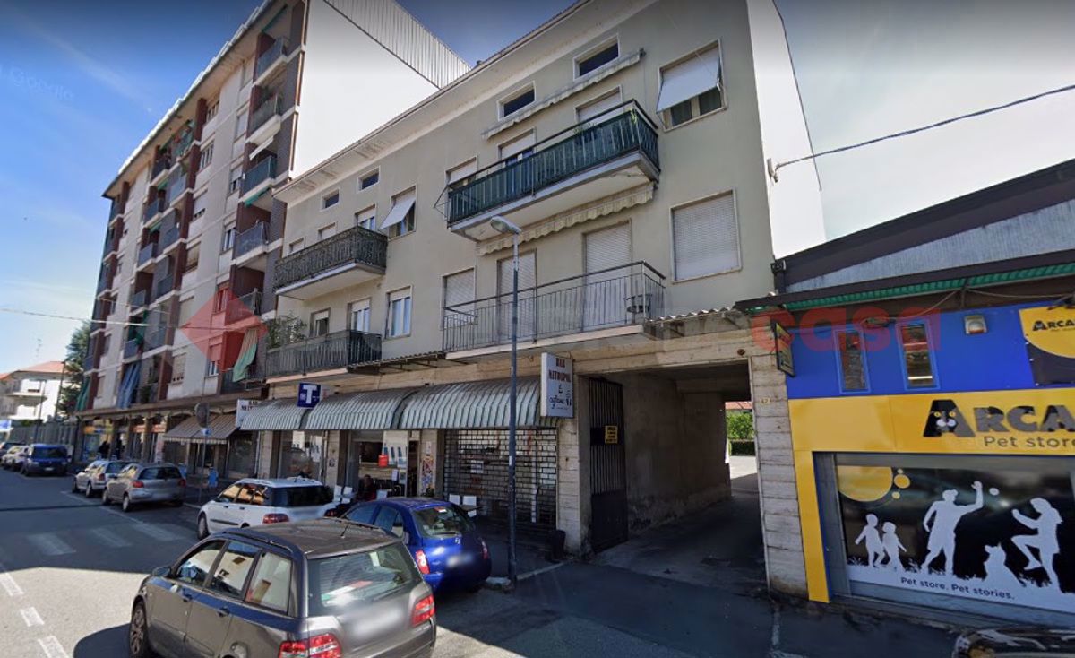 Negozio in affitto a Borgomanero