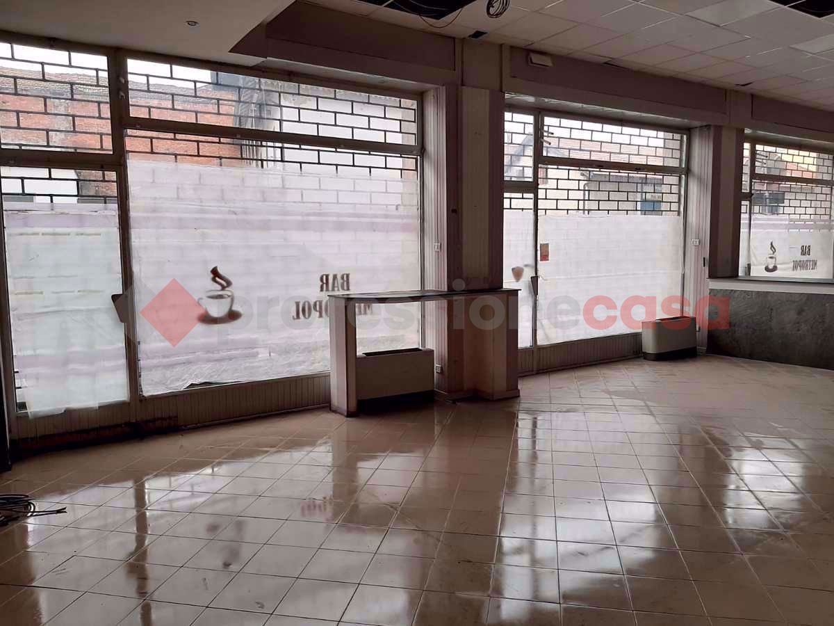 Negozio in affitto a Borgomanero