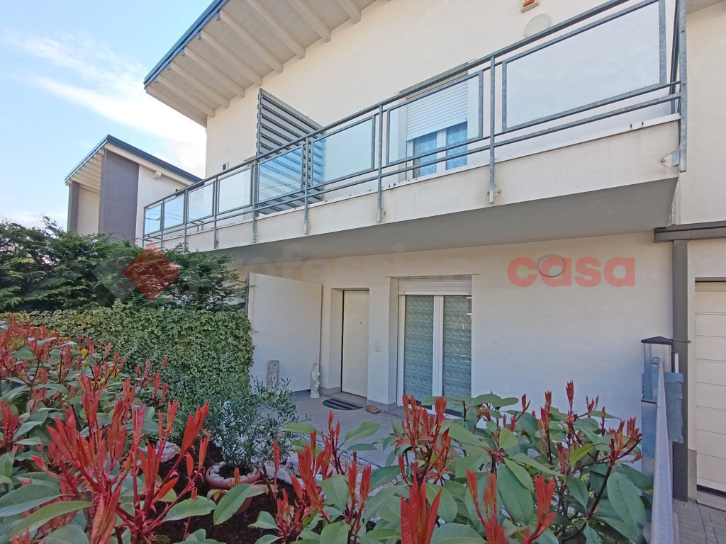 Villa con giardino a Arona
