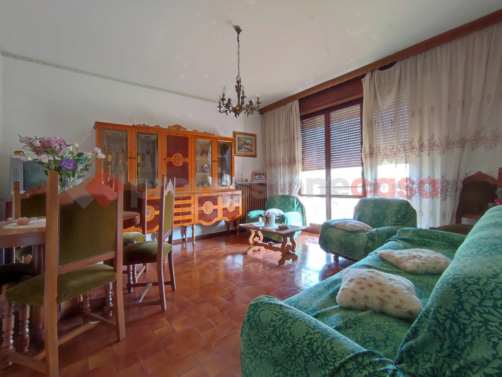 Casa indipendente con giardino a Oleggio Castello