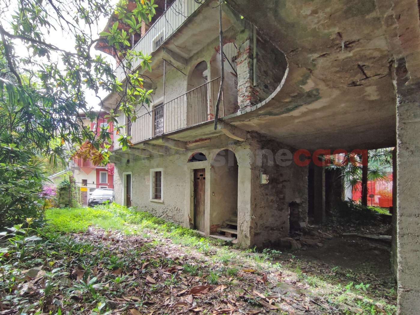 Rustico con giardino a Lesa