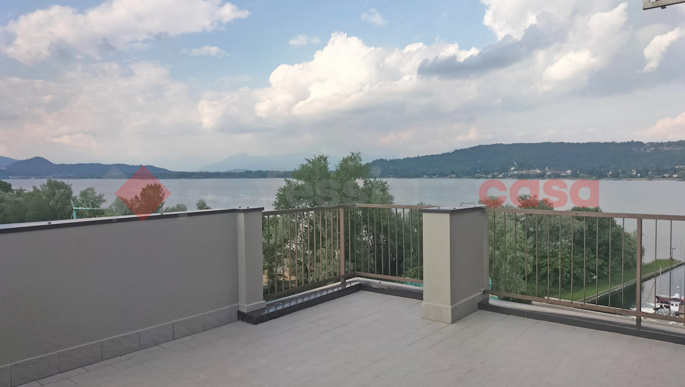 Bilocale vista lago a Dormelletto