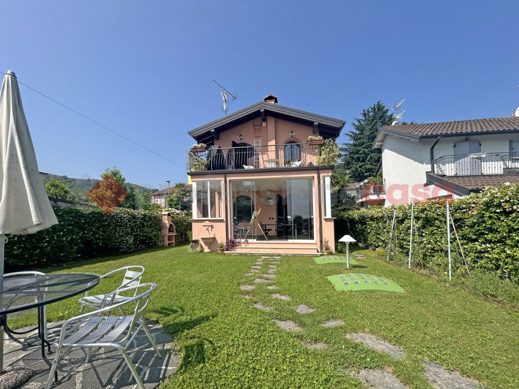 Casa indipendente vista lago a Meina