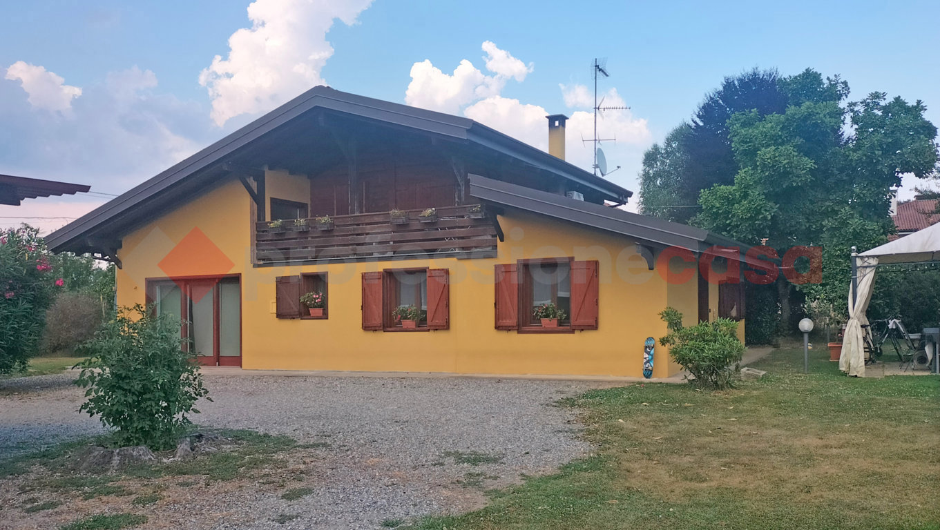 Villa con giardino a Borgomanero