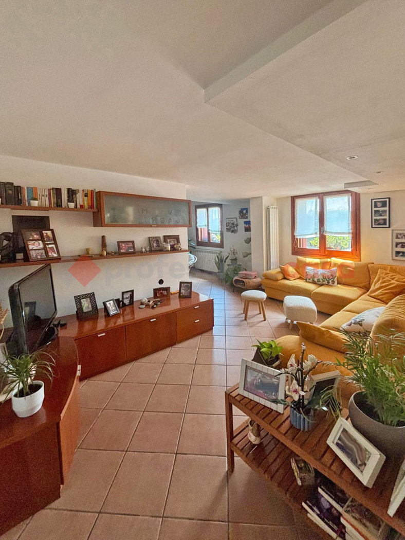 Villa con giardino a Borgomanero