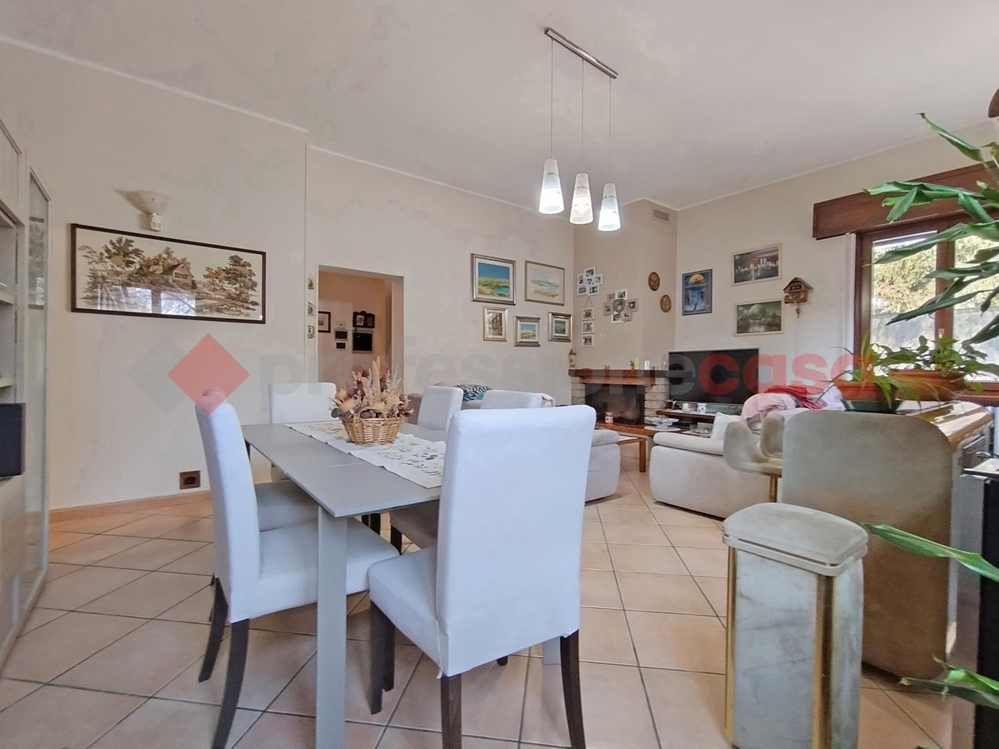 Casa indipendente con giardino a Castelletto Sopra Ticino