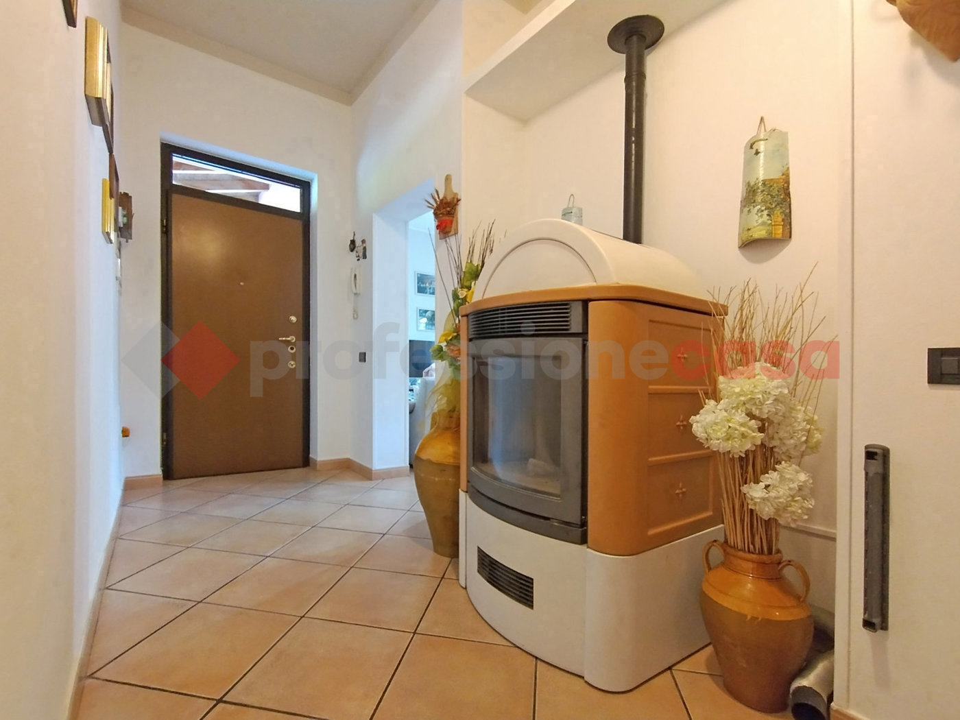 Casa indipendente con giardino a Castelletto Sopra Ticino