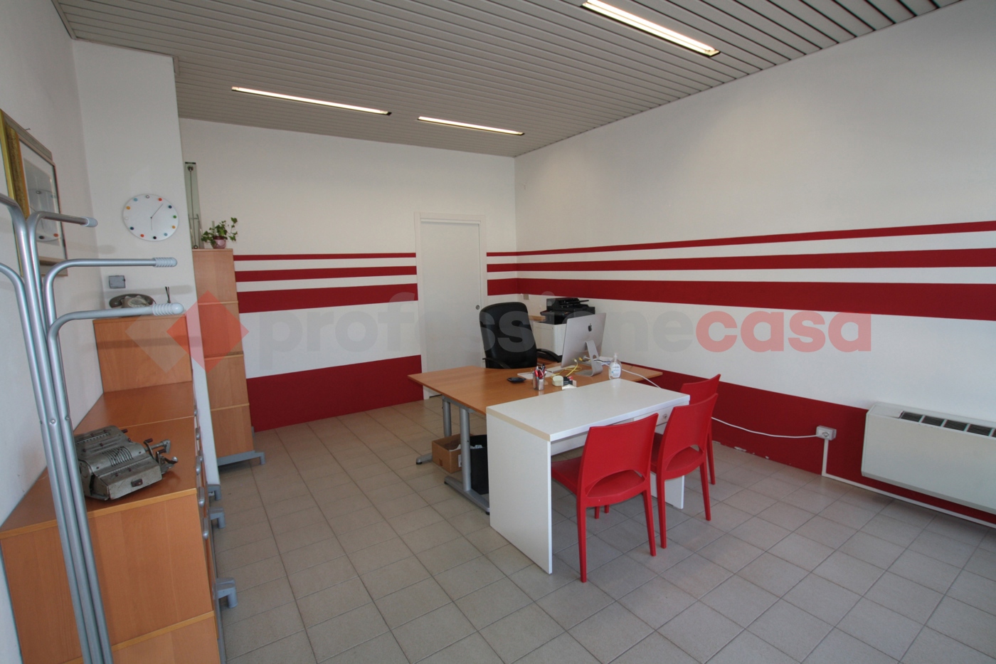 Ufficio in affitto a Varallo Pombia