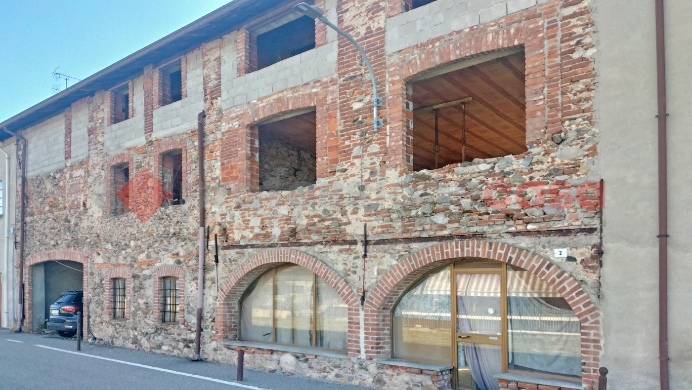 Rustico da ristrutturare a Borgomanero