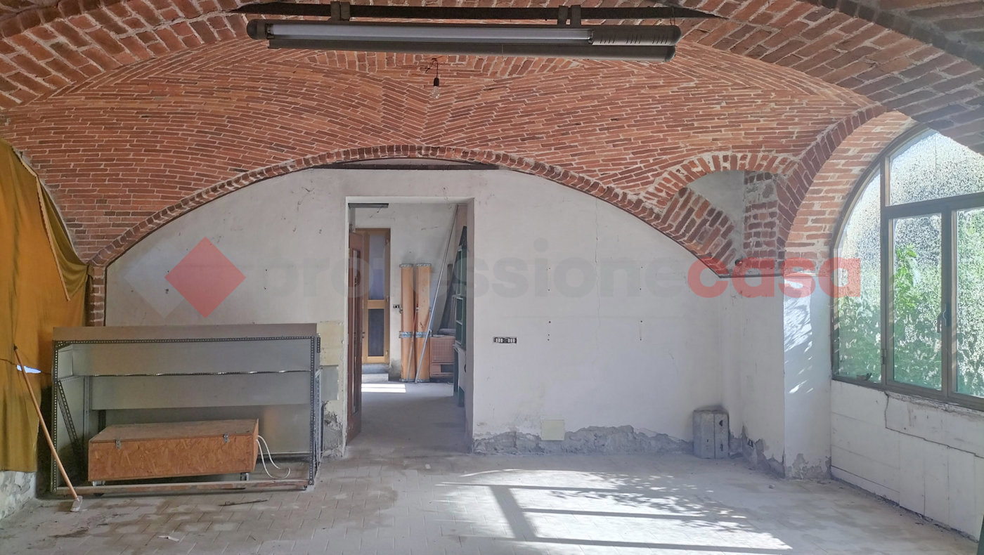 Rustico da ristrutturare a Borgomanero