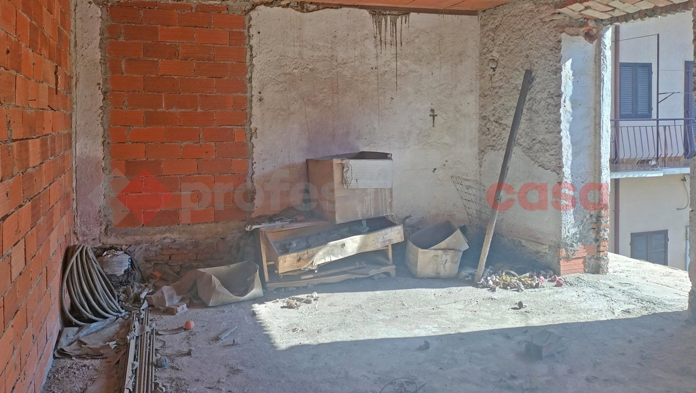 Rustico da ristrutturare a Borgomanero