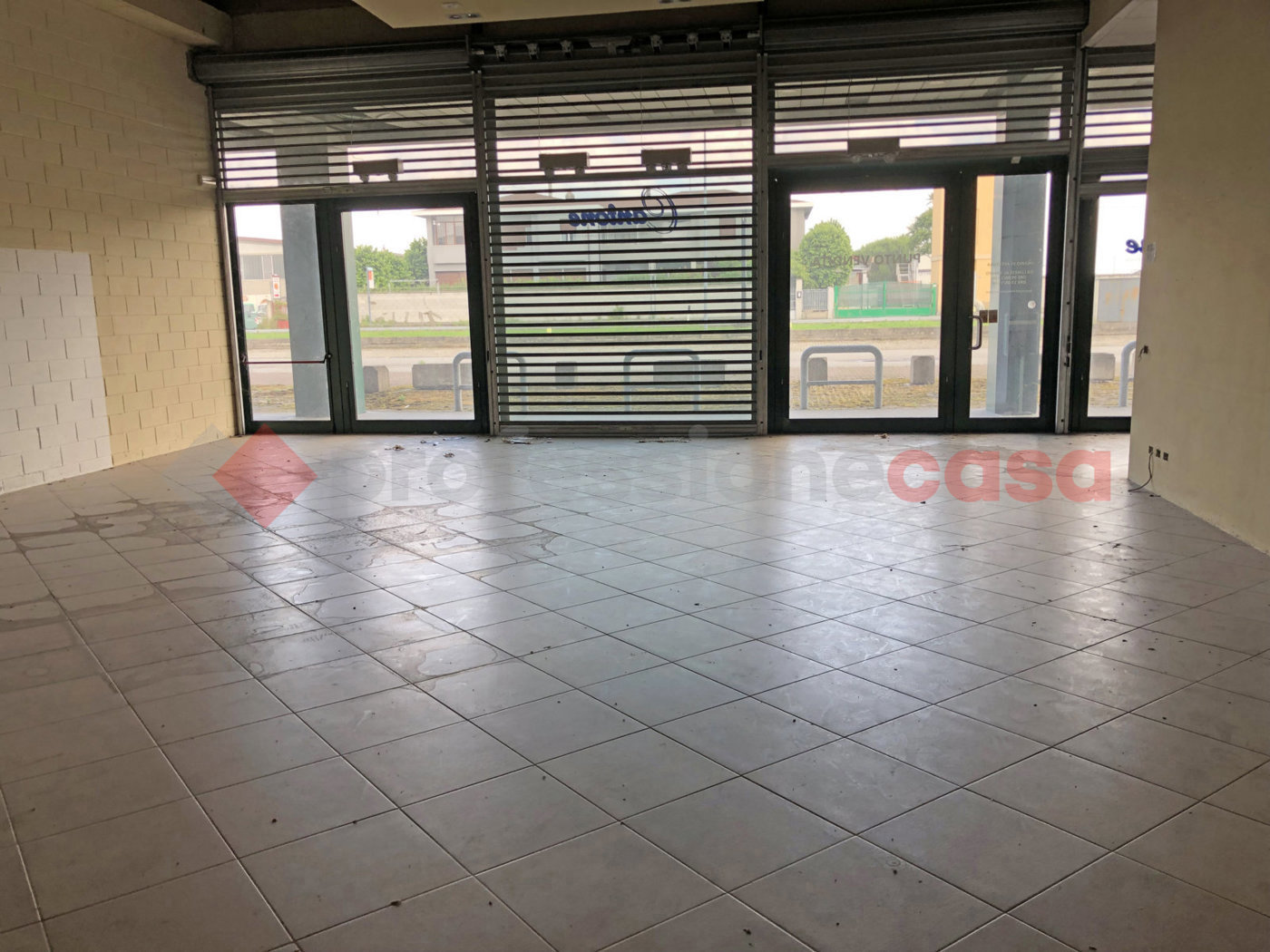 Capannone in vendita a Trecate