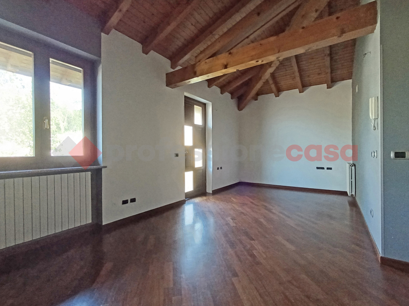 Villa con giardino a Paruzzaro