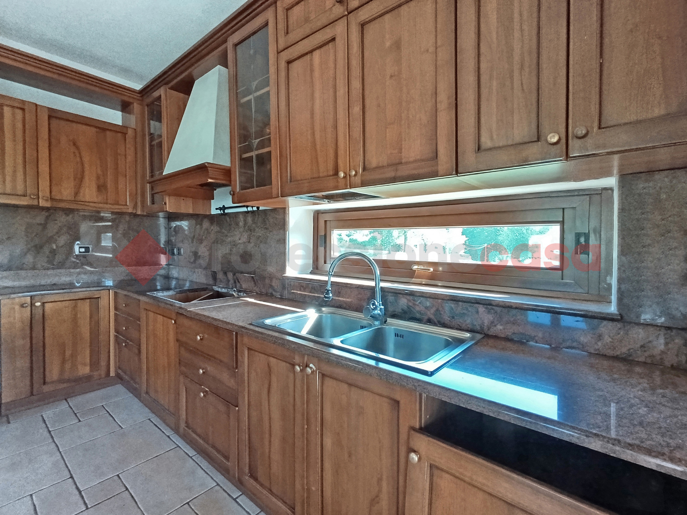 Villa con giardino a Paruzzaro