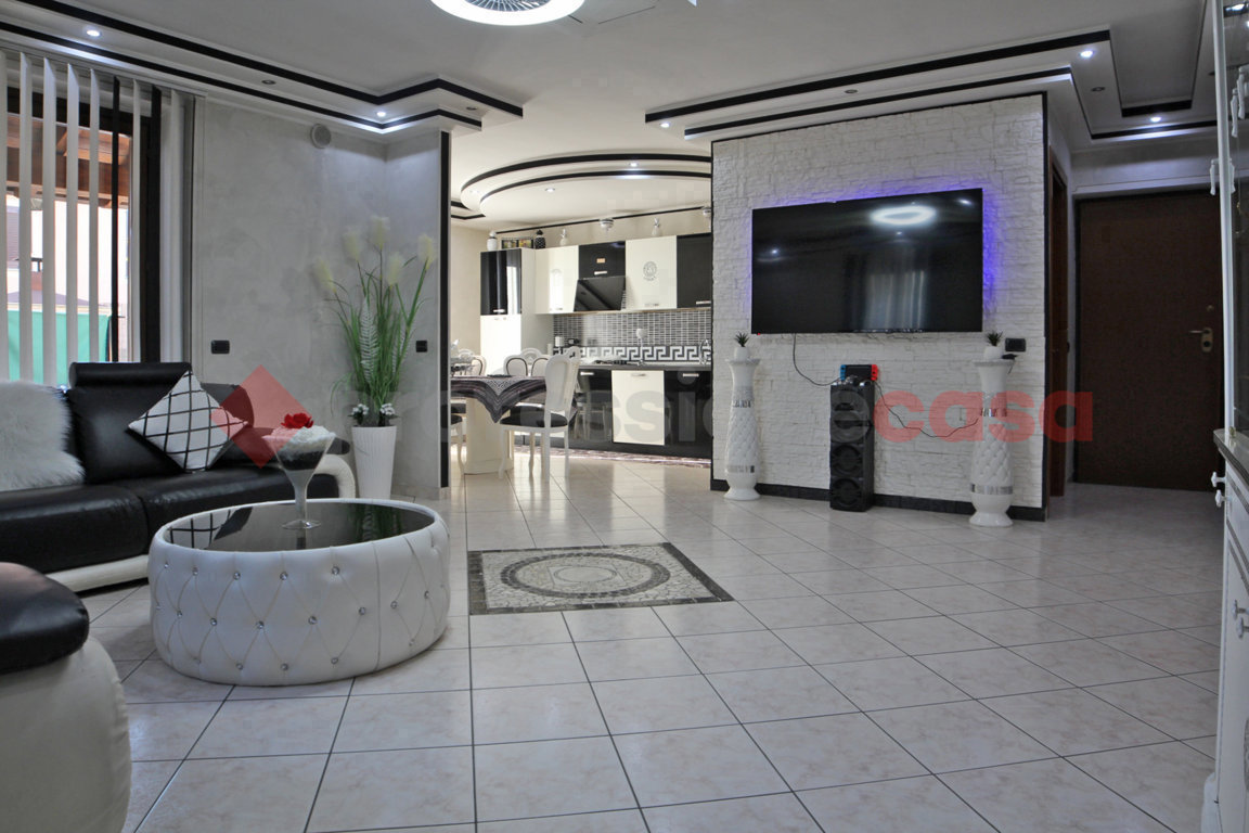 Villa con giardino a Pombia