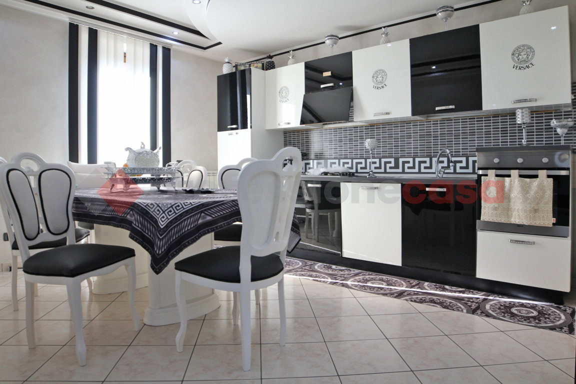 Villa con giardino a Pombia