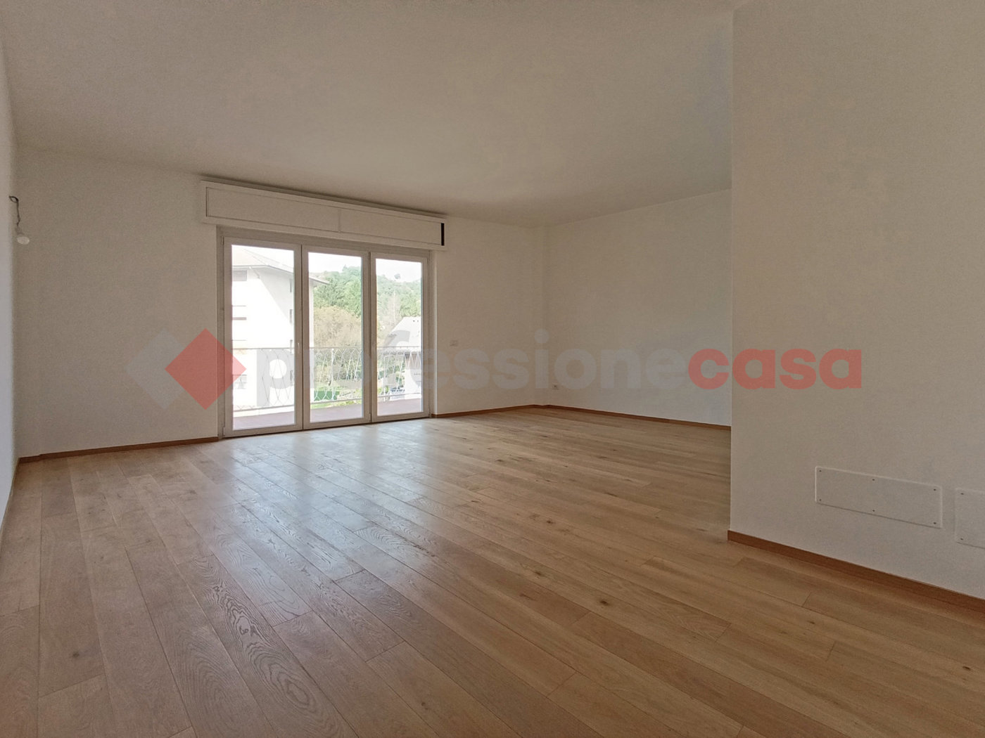 Trilocale con box a Arona