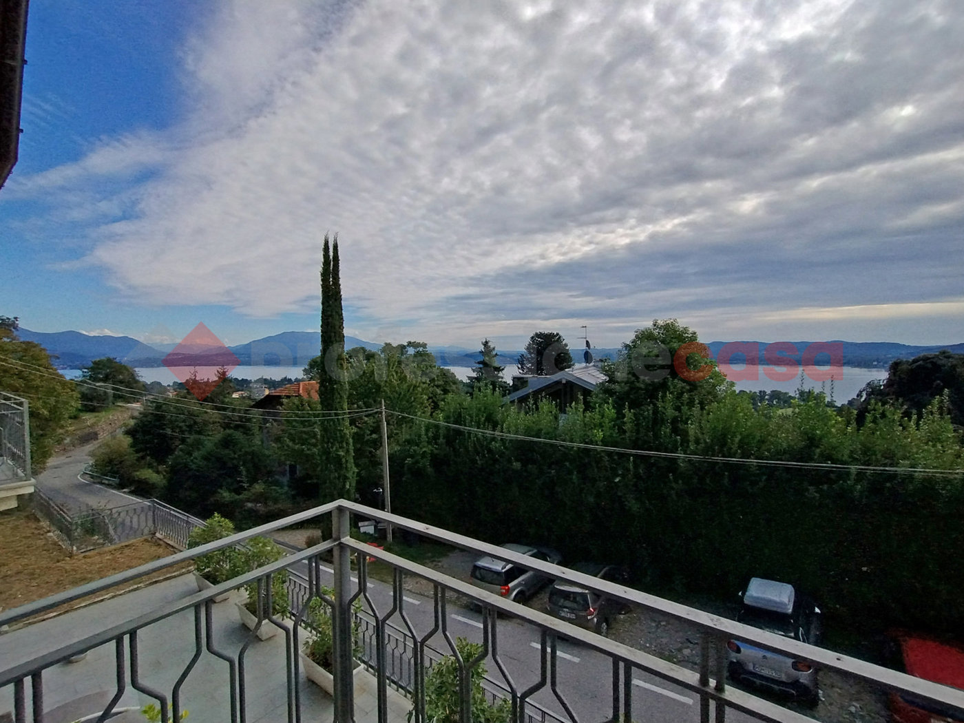 Villa con giardino a Lesa