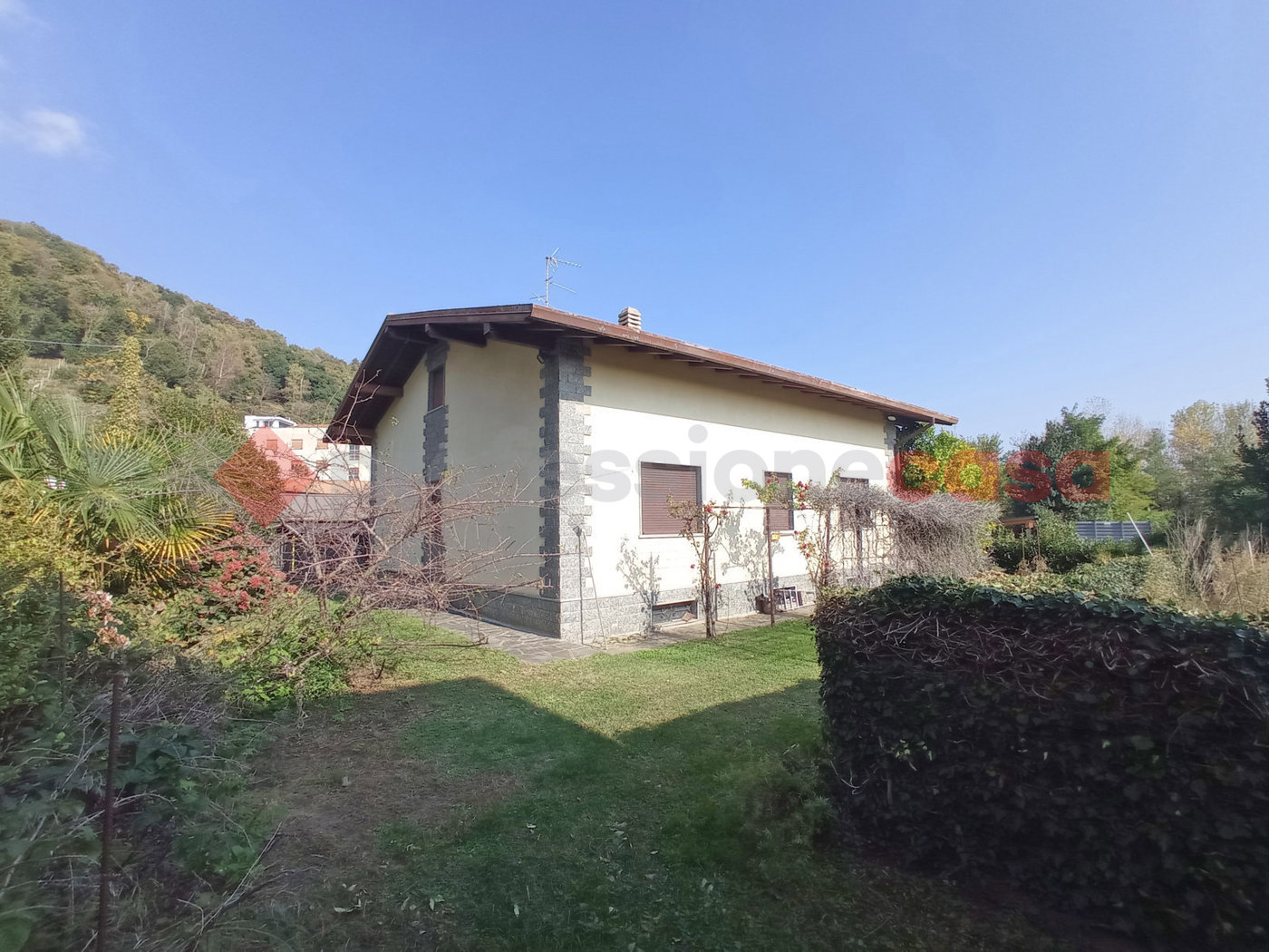 Casa indipendente con giardino a Lesa