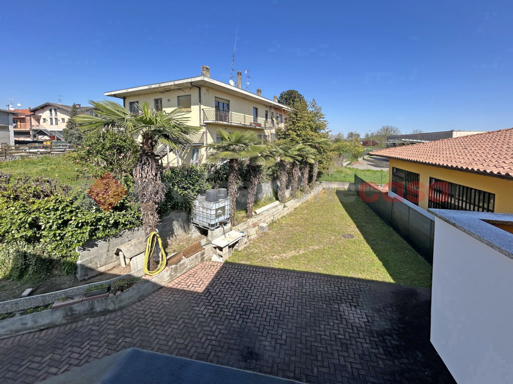 Casa indipendente con giardino a Borgo Ticino