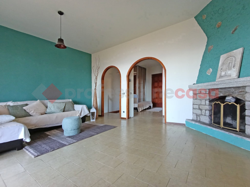 Villa Bifamiliare con giardino a Stresa