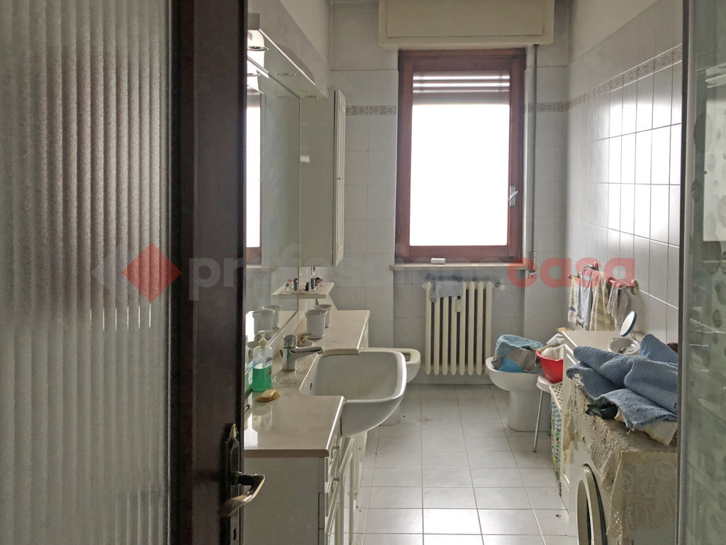 Trilocale con box a Novara