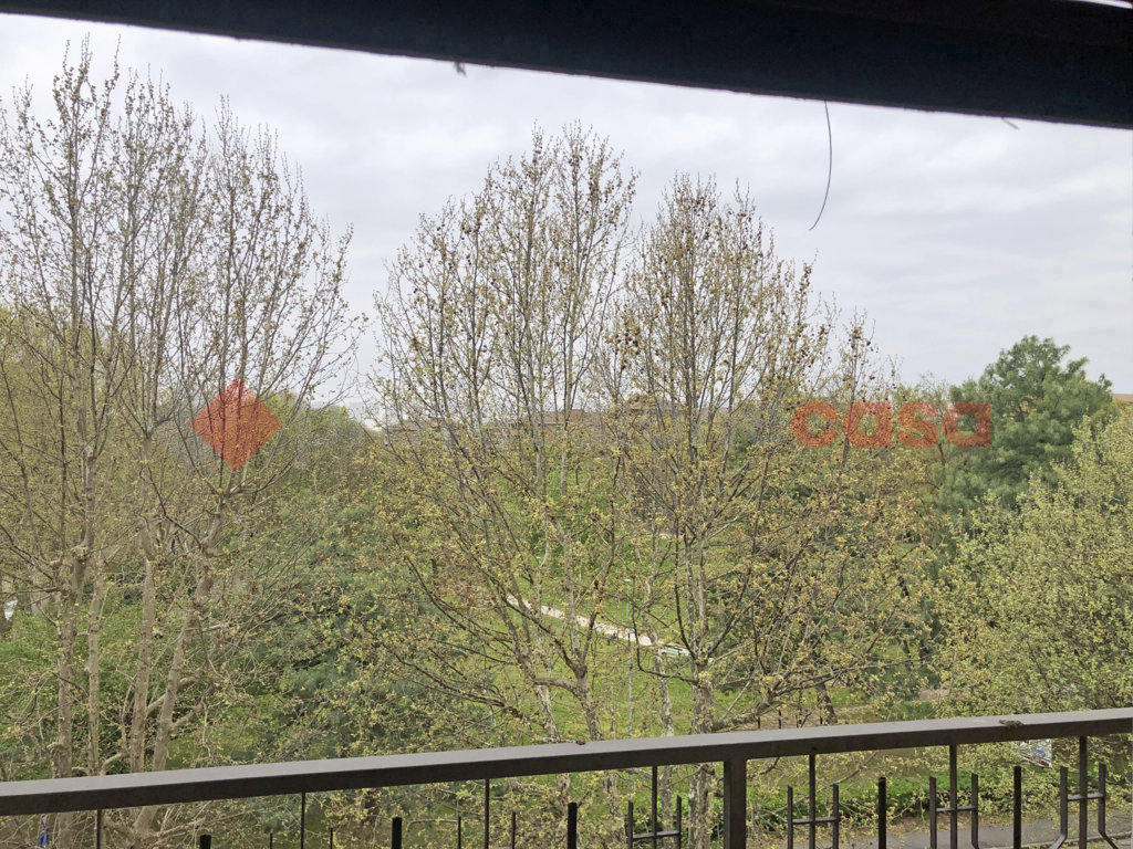 Trilocale con box a Novara