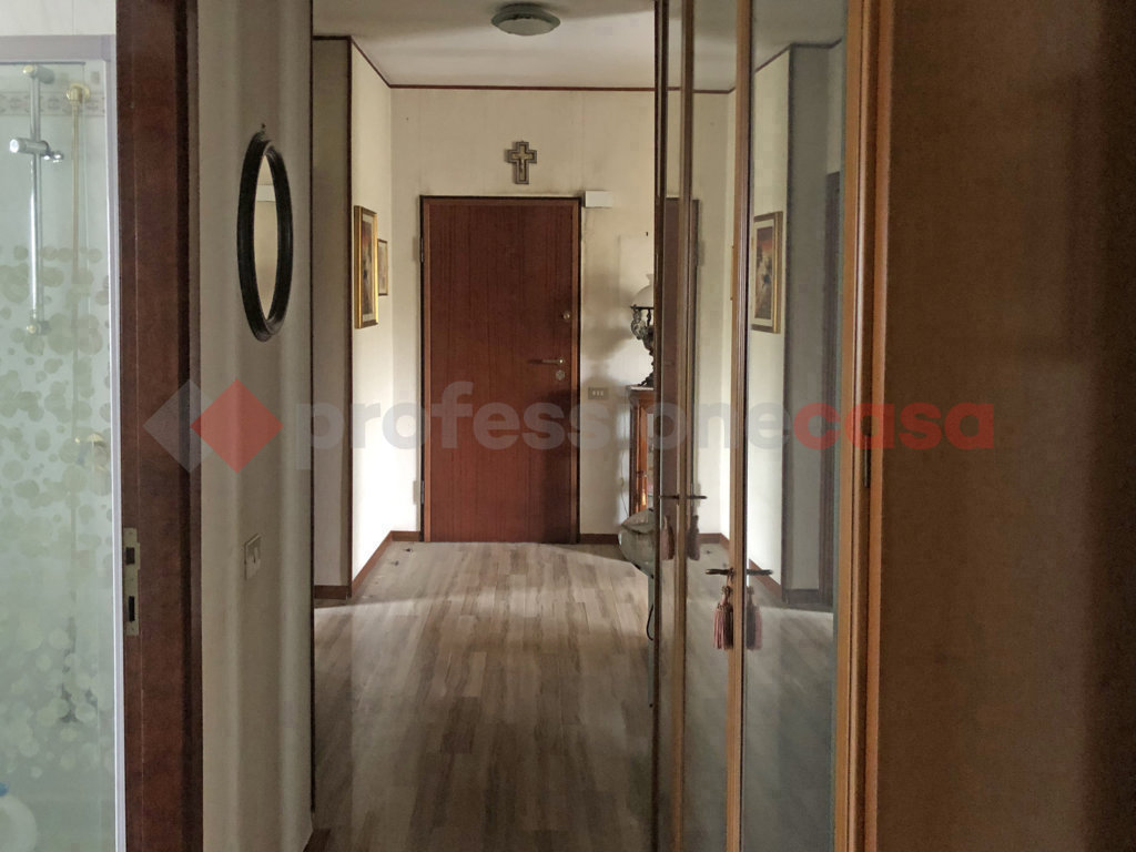 Trilocale con box a Novara