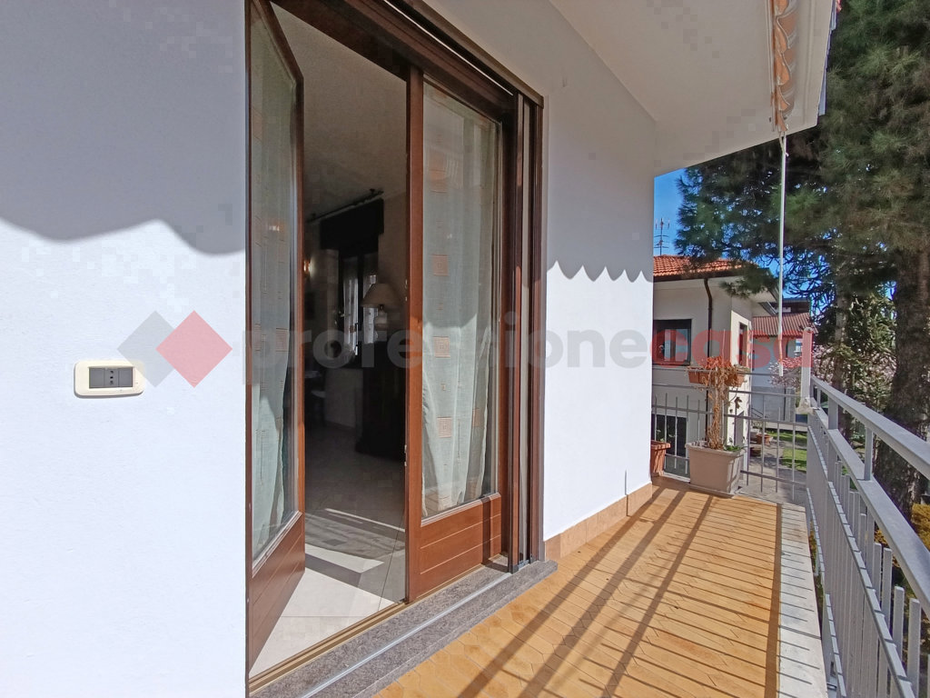 Quadrilocale con box a Arona