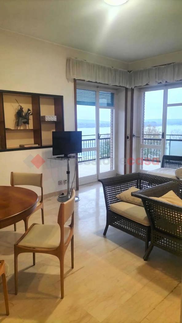 Trilocale arredato in affitto a Dormelletto