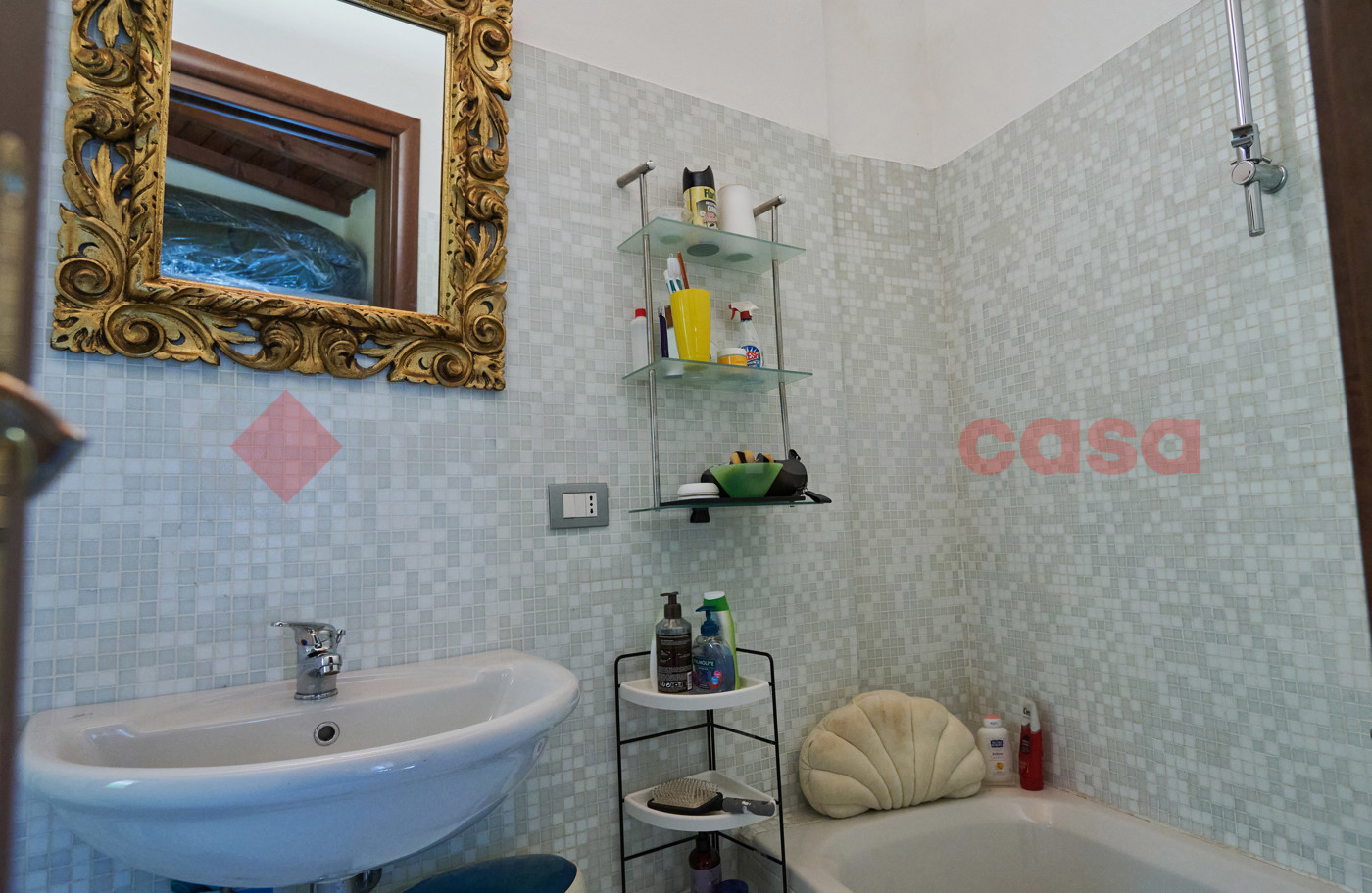 Villa con giardino a Agrate Conturbia