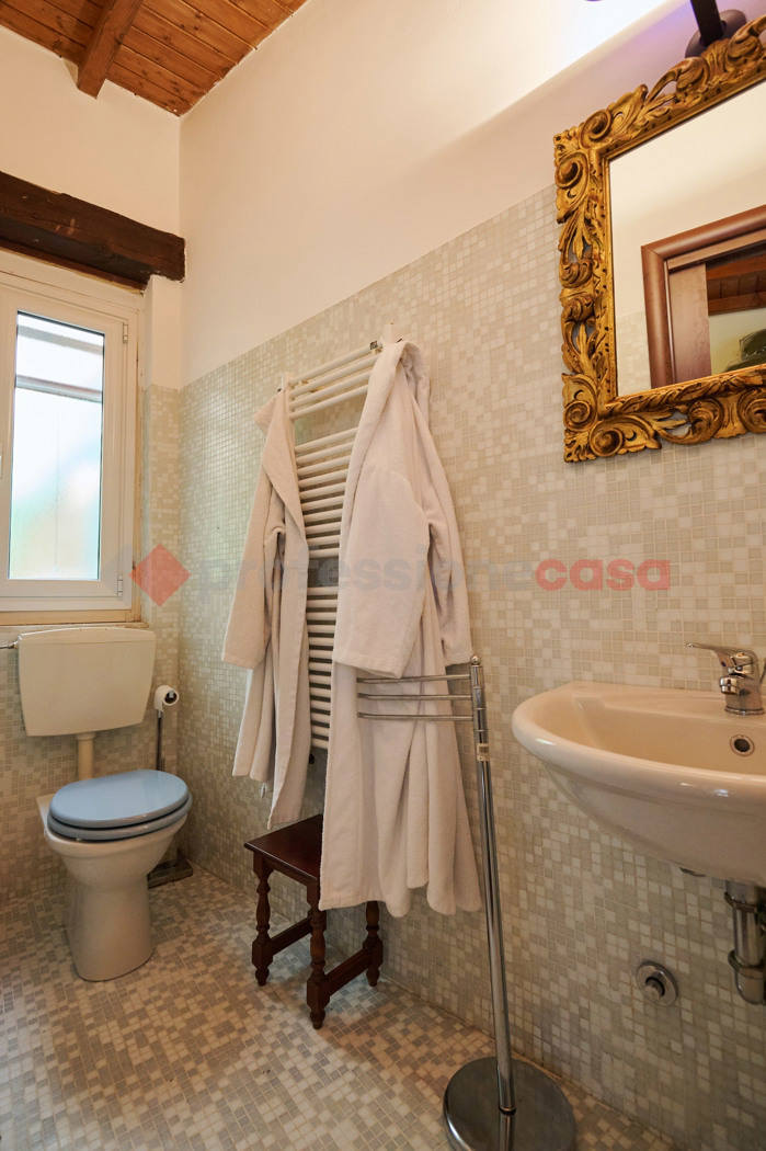 Villa con giardino a Agrate Conturbia