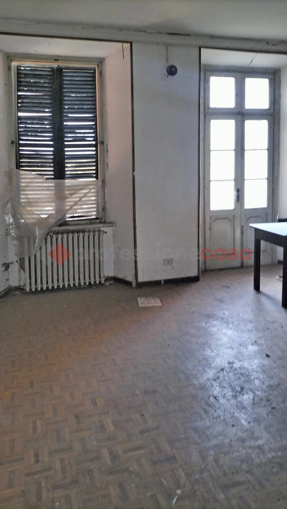 Trilocale da ristrutturare a Omegna