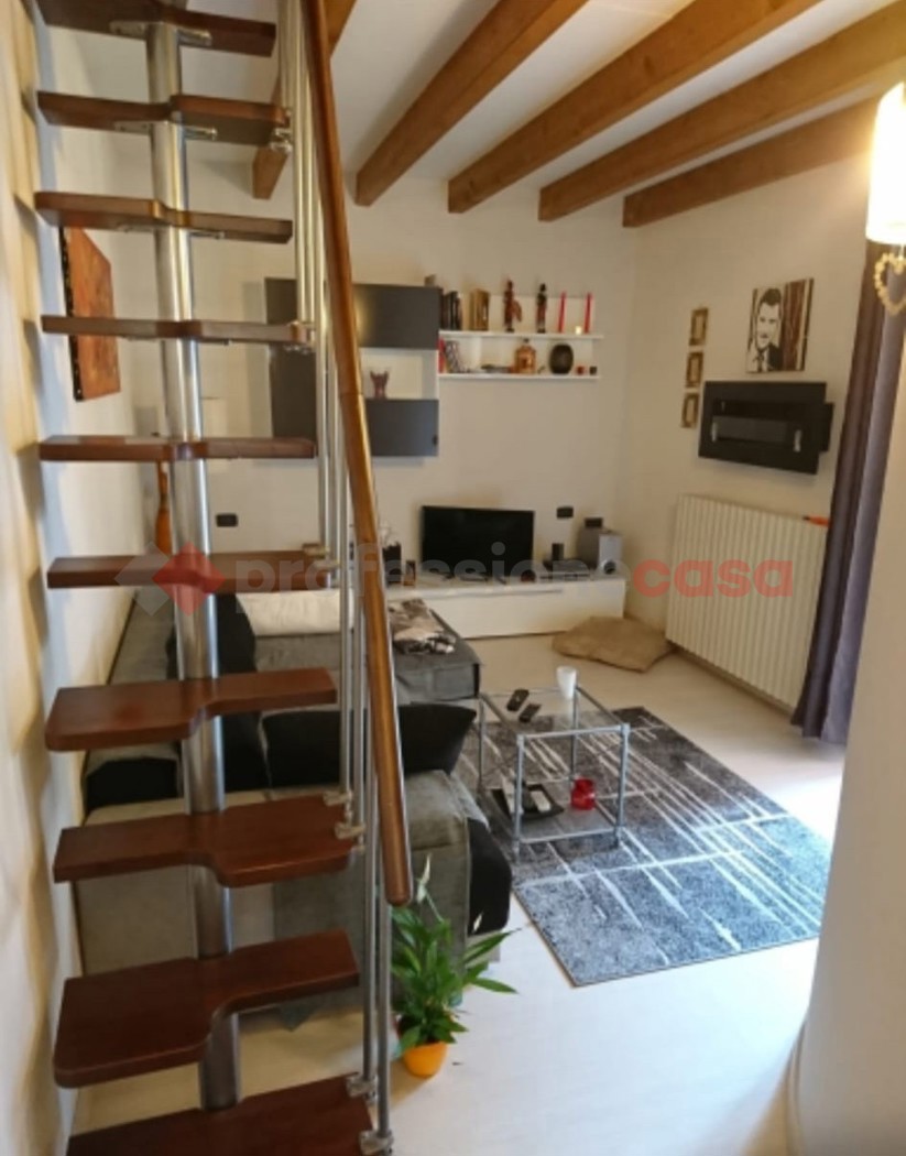 Bilocale con box a Borgomanero