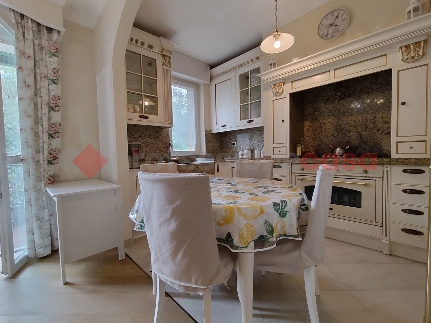 Trilocale arredato in affitto a Arona