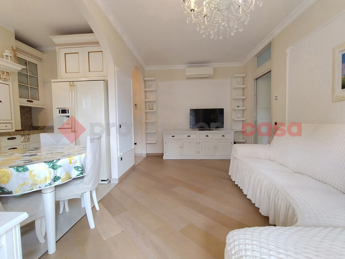 Trilocale arredato in affitto a Arona