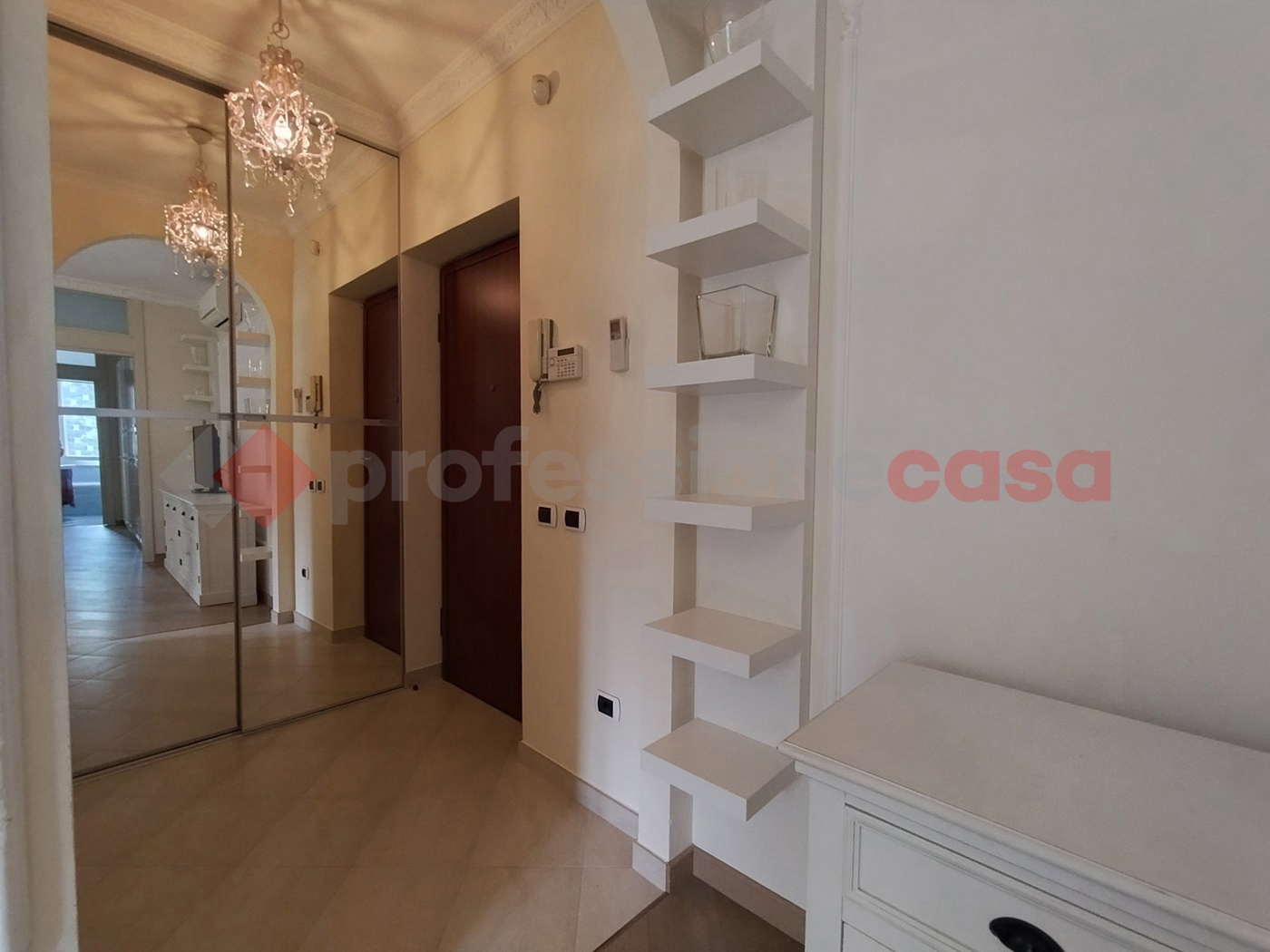 Trilocale arredato in affitto a Arona