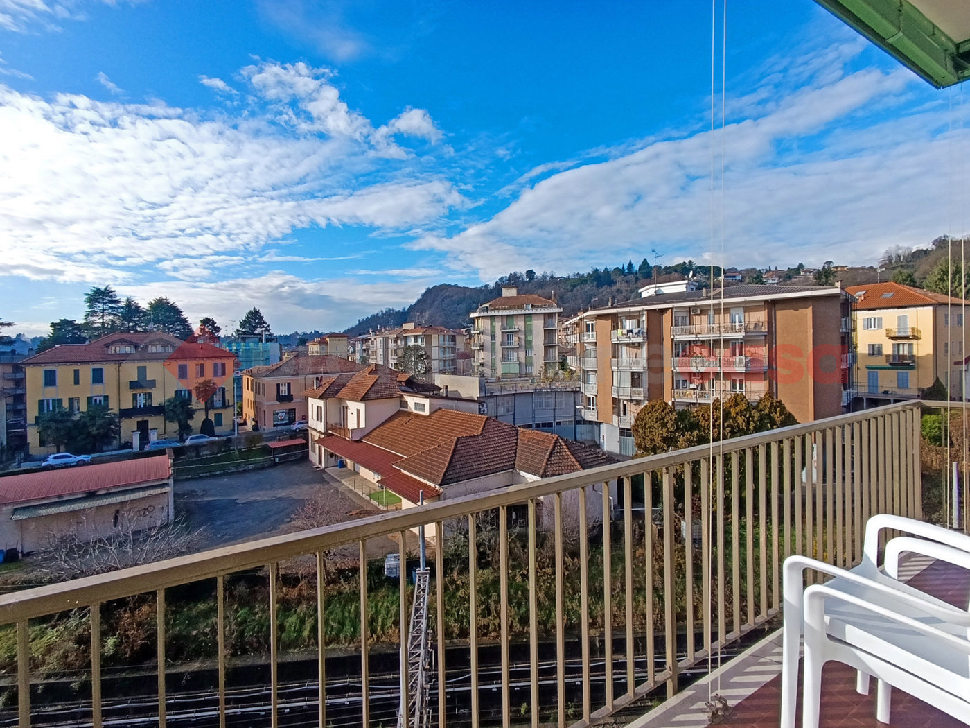 Trilocale arredato in affitto a Arona