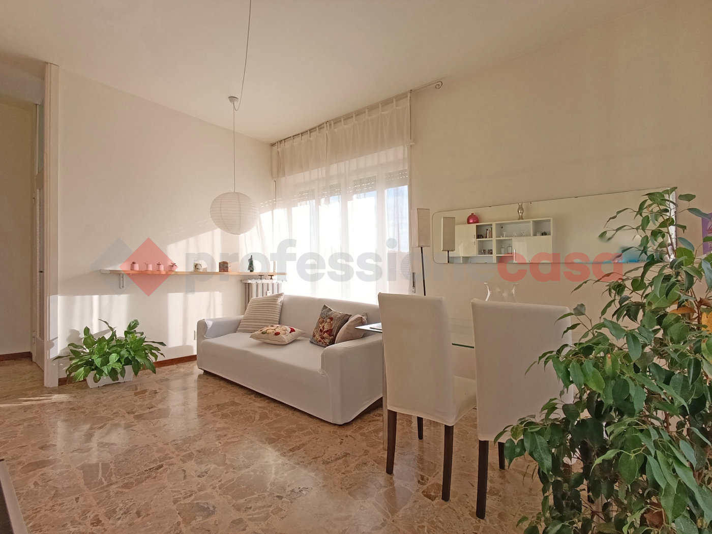 Trilocale arredato in affitto a Arona