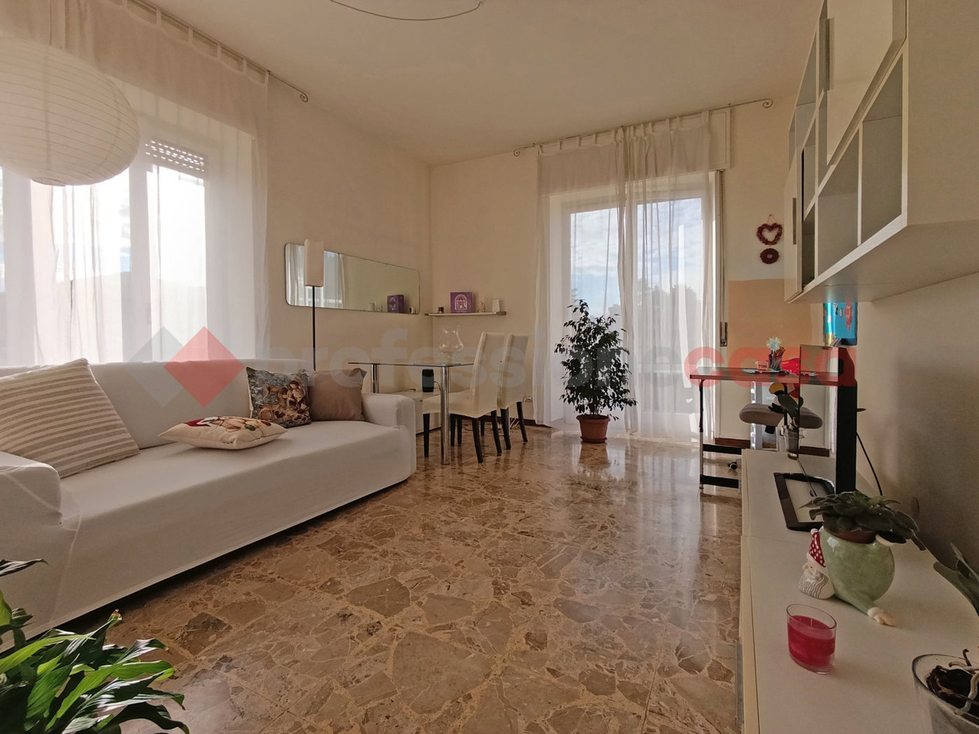 Trilocale arredato in affitto a Arona