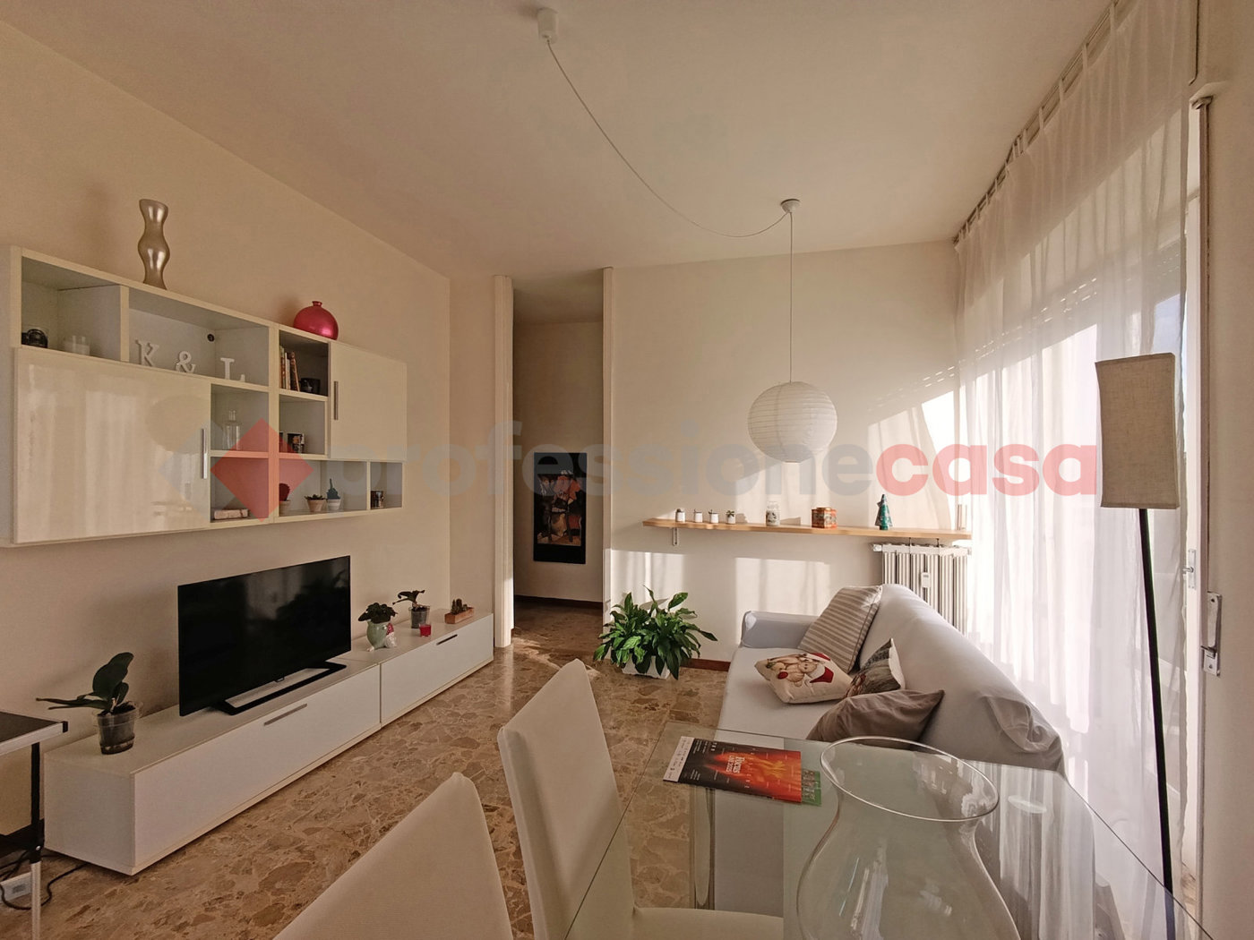 Trilocale arredato in affitto a Arona