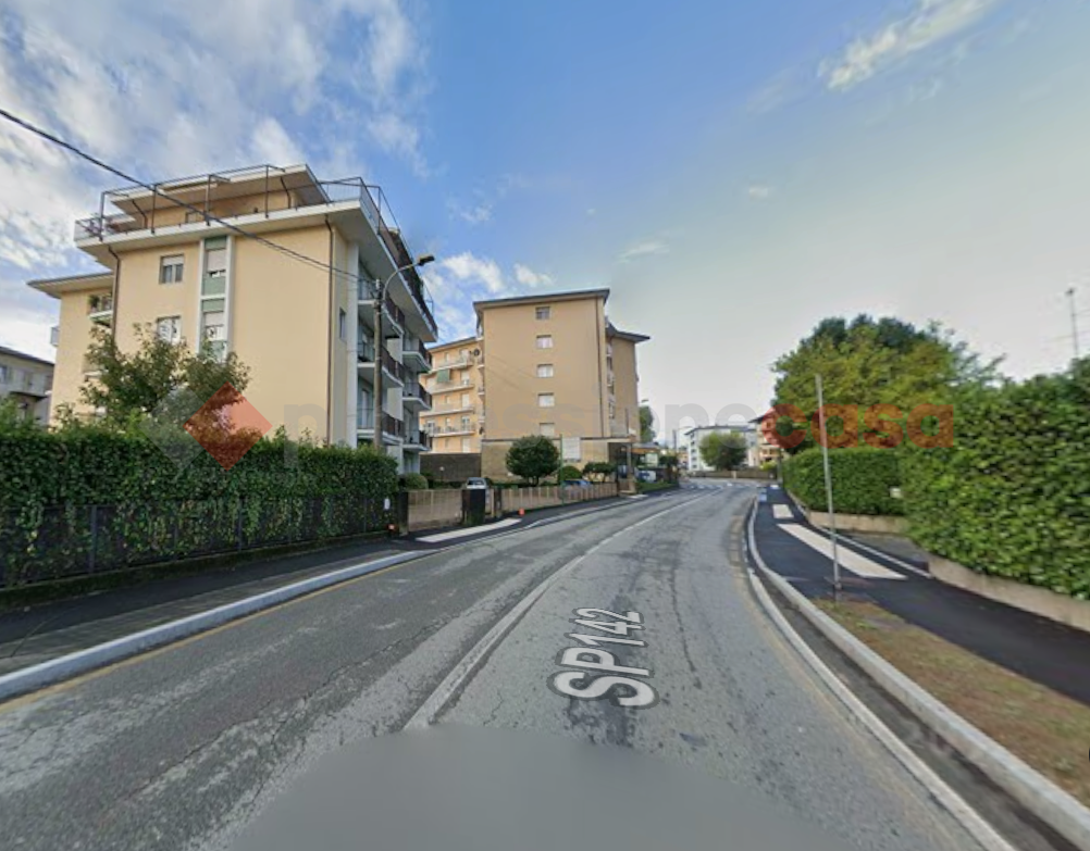 Magazzino in vendita a Arona