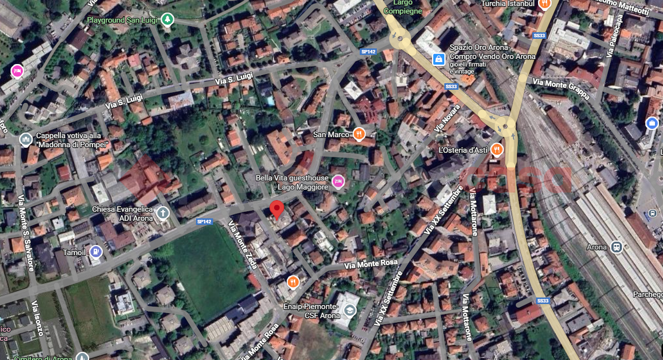 Magazzino in vendita a Arona