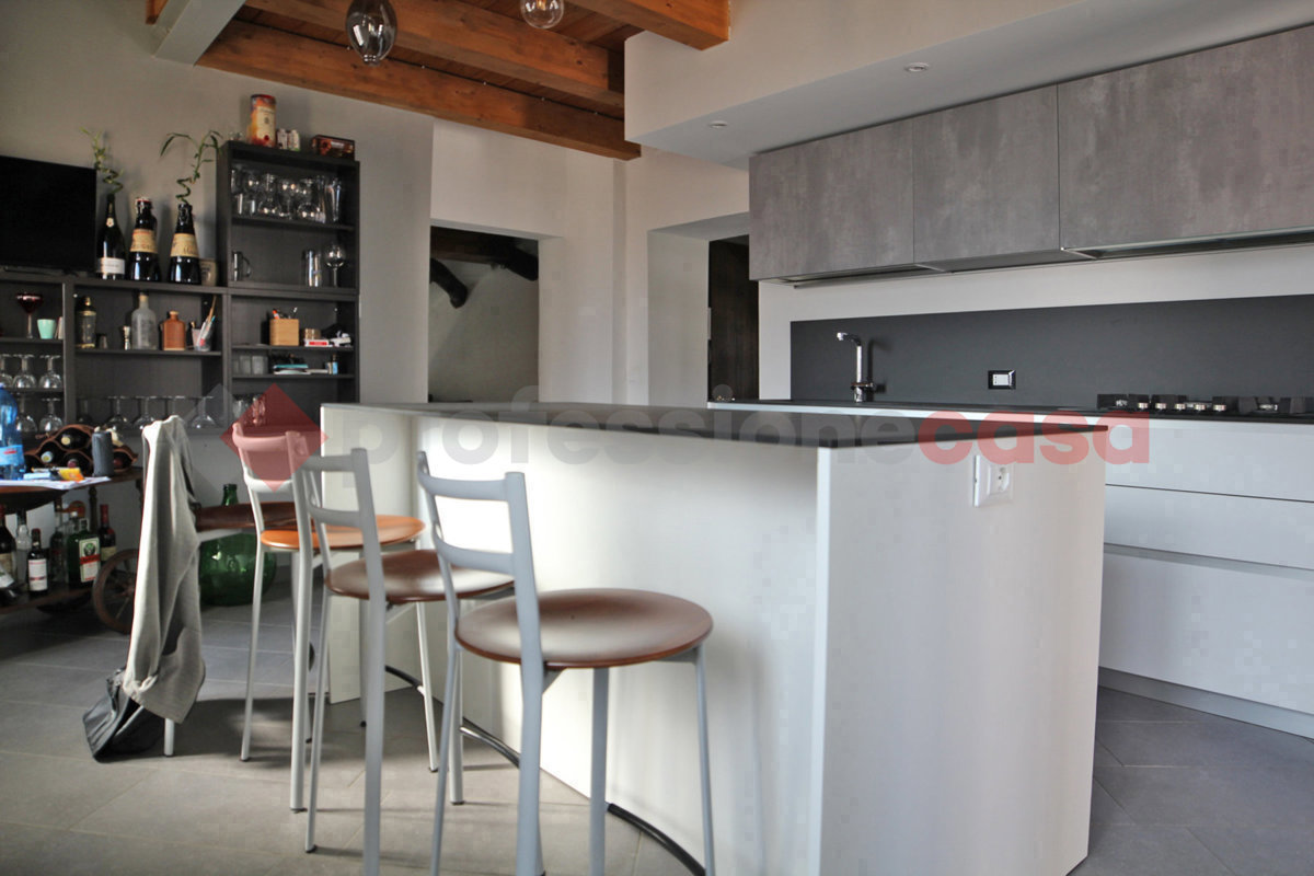 Bilocale in vendita a Oleggio Castello