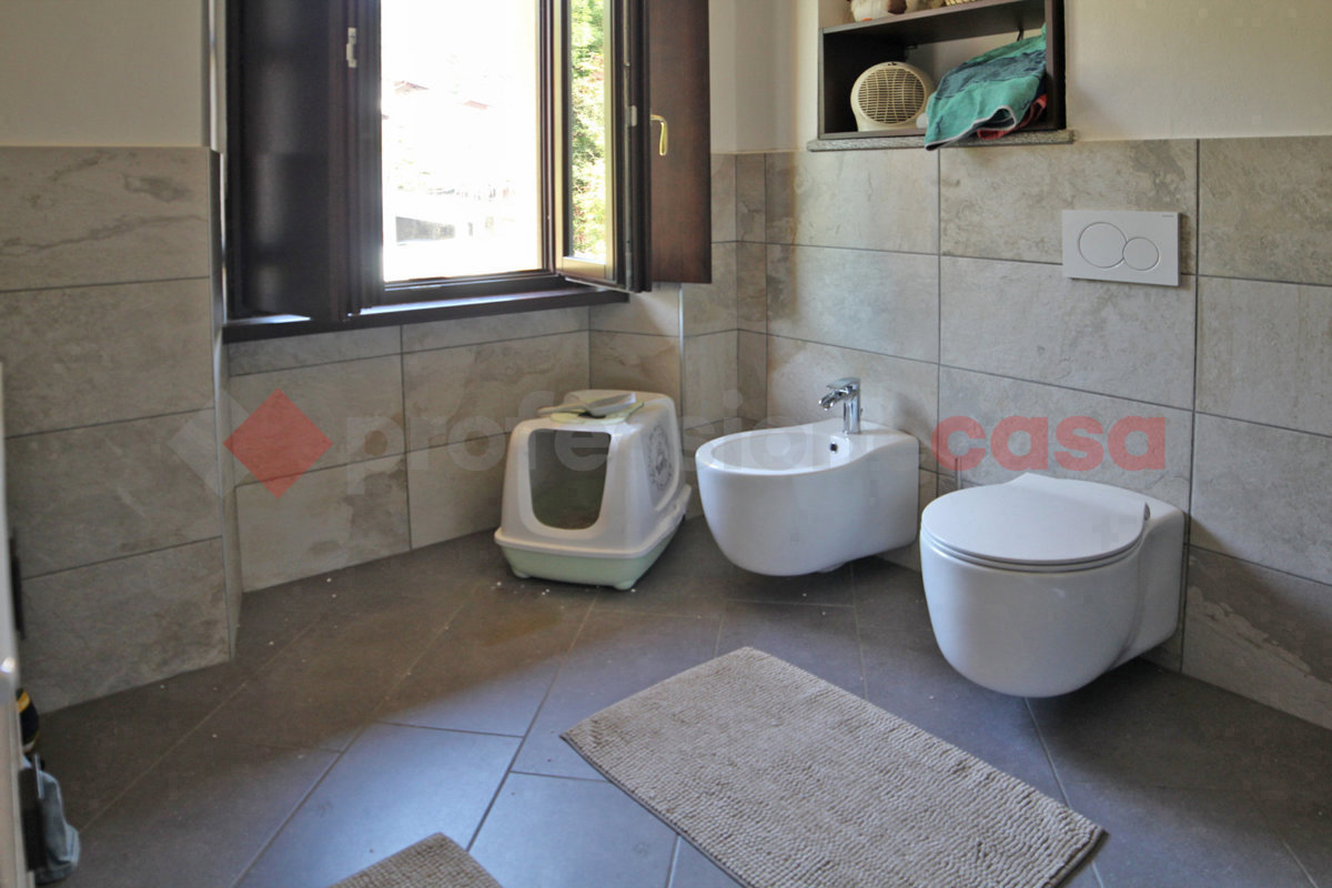 Bilocale in vendita a Oleggio Castello