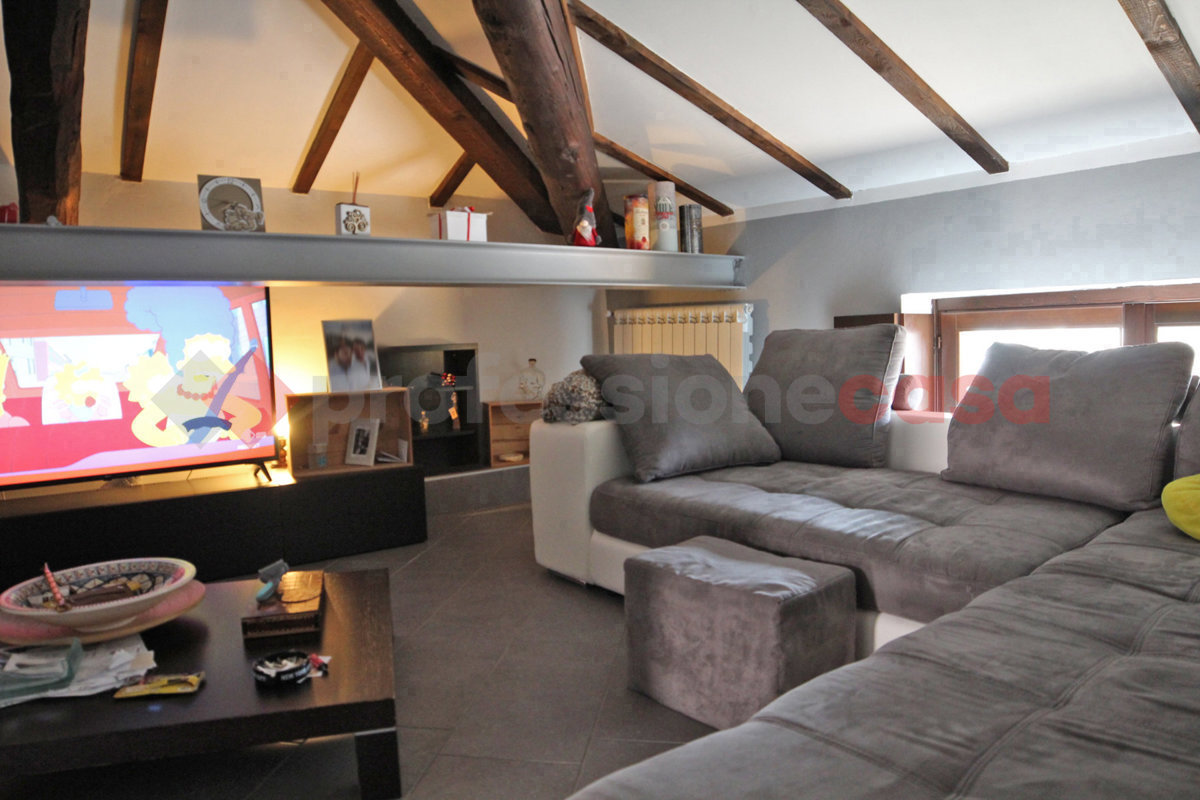 Bilocale in vendita a Oleggio Castello