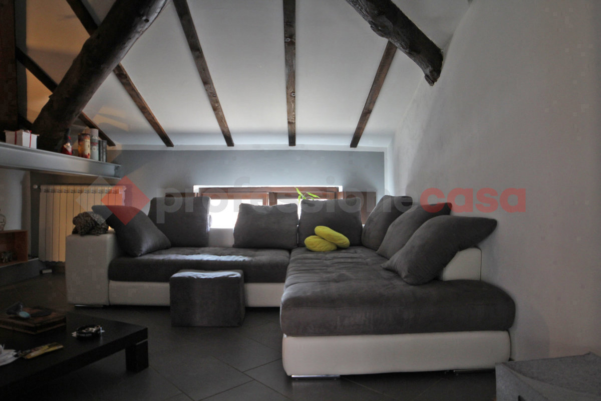 Bilocale in vendita a Oleggio Castello