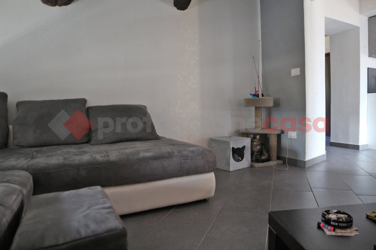 Bilocale in vendita a Oleggio Castello