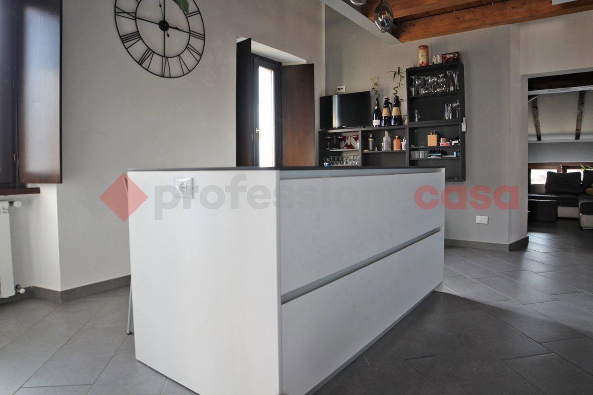 Bilocale in vendita a Oleggio Castello