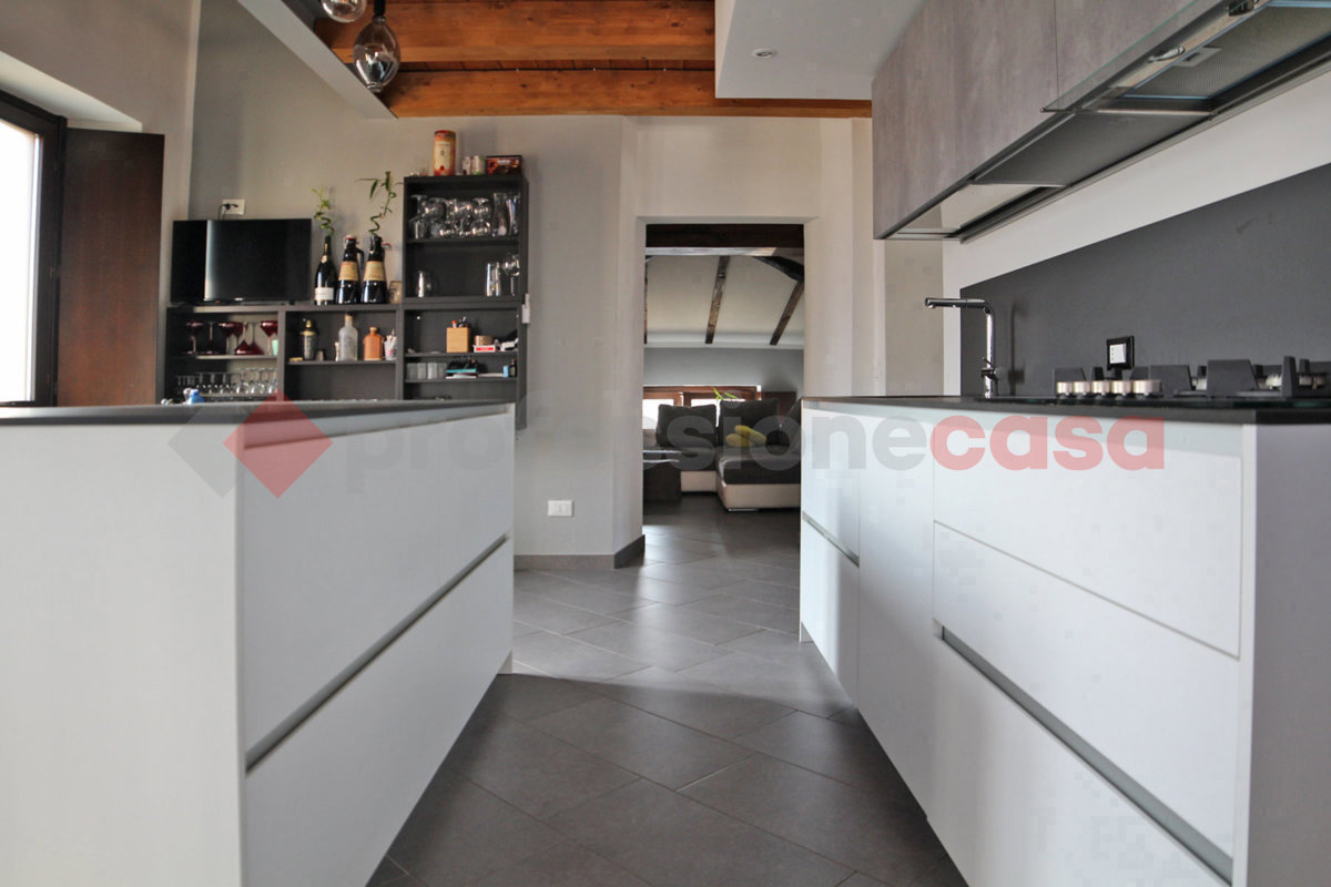 Bilocale in vendita a Oleggio Castello